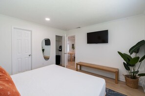 2 bedrooms, iron/ironing board, travel cot, WiFi