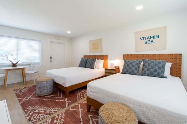Iron/ironing board, travel cot, WiFi, bed sheets - THE JUNI - Studio Steps to Beach, Downtown Cocoa (Cocoa Beach)