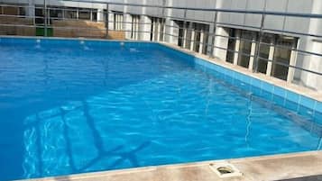 室外游泳池