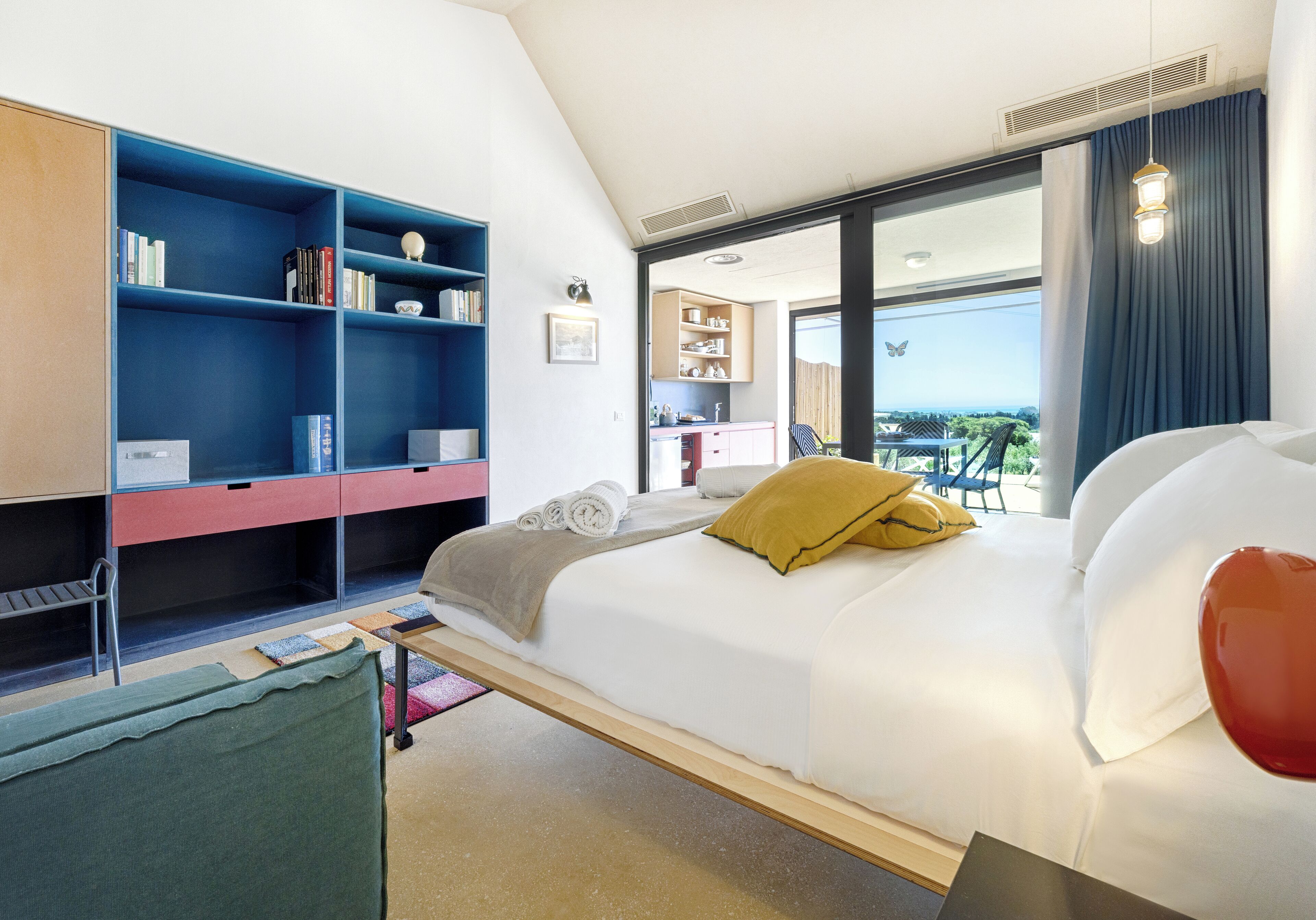 14 chambres, fer et planche à repasser, lit parapluie, Wi-Fi gratuit