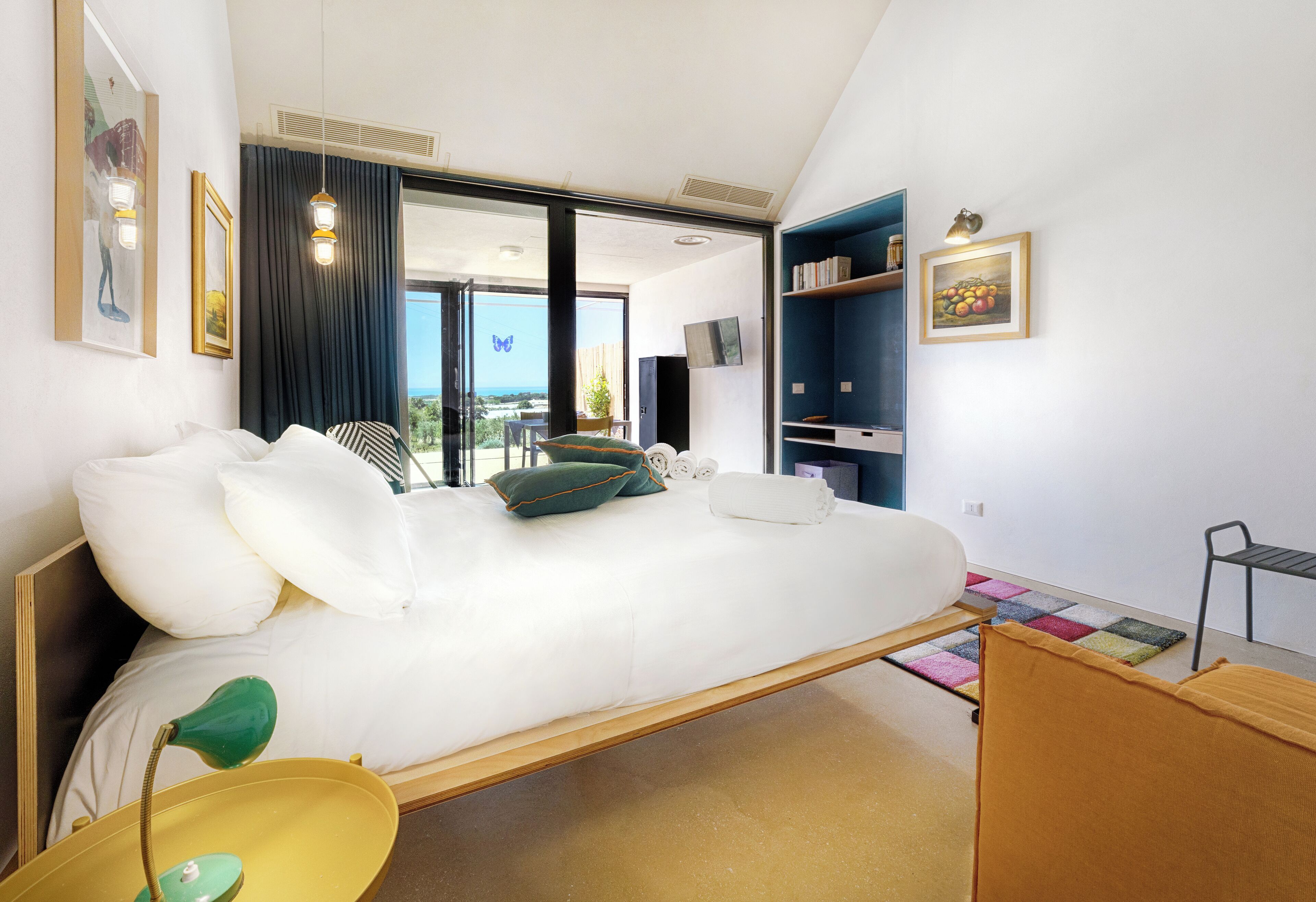 14 chambres, fer et planche à repasser, lit parapluie, Wi-Fi gratuit