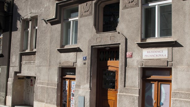 A building with a sign reading "RESIDENCE PECHACKOVA 4". - 2 Bed Flat - Sleeps 9 - Pets - Smoking on Terrace (Prague)