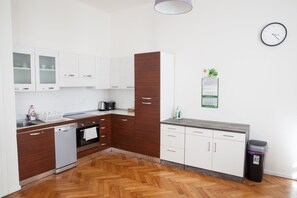 Apartment | Private kitchen | Fridge, oven, stovetop, dishwasher - 2 Bed Flat - Sleeps 9 - Pets - Smoking on Terrace (Prague)
