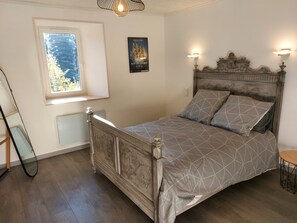 3 bedrooms, travel cot, free WiFi