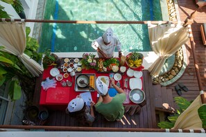 Family dining - SAKABAN Suite (Siem Reap)