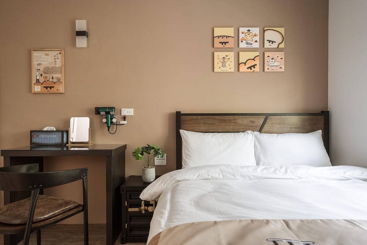 Dobbeltrom – signature | Dundyner, minibar (inkludert), skrivebord og blendingsgardiner