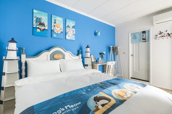 Habitación doble romántica | Edredón, artículos del minibar gratis y decoración personalizada 