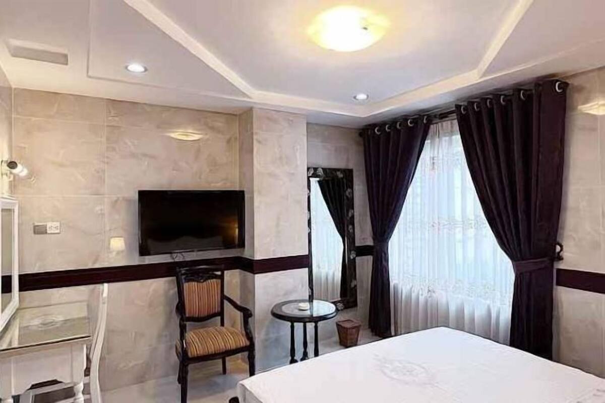 1 bedroom, desk, free WiFi, bed sheets