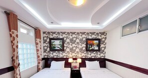 Premium Room, 1 Bedroom | Desk, free WiFi, bed sheets - Pink Suite Saigon Hotel (Ho Chi Minh City)