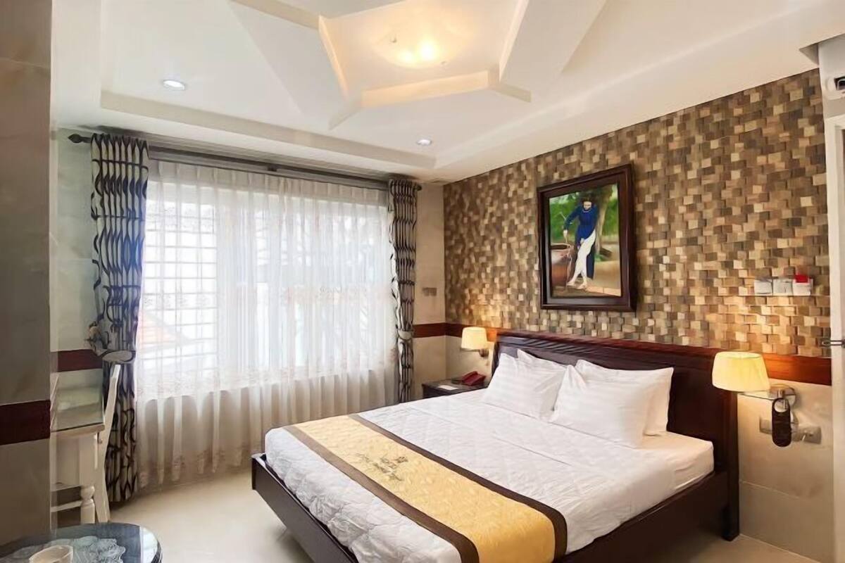 1 bedroom, desk, free WiFi, bed sheets