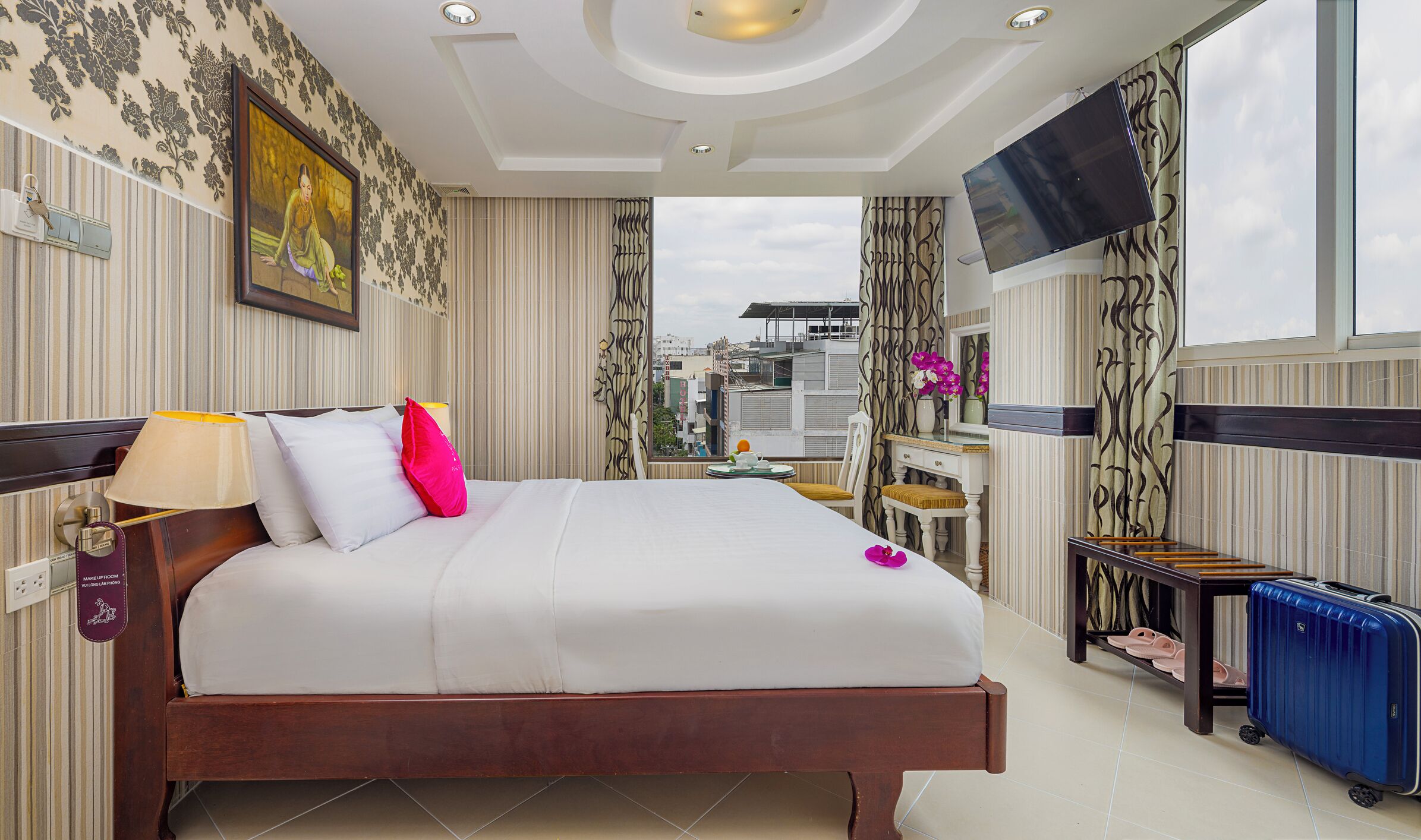 Junior Suite, 1 Bedroom | Desk, free WiFi, bed sheets