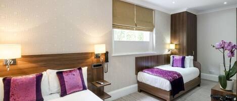 4 عدّة غرف نوم ومكواة/لوح كي وواي فاي وملاءات أسرّة