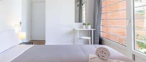 Habitación doble superior, 1 cama doble, no fumadores, baño privado | Edredones de plumas y wifi gratis