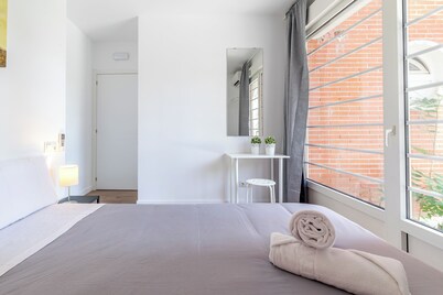 AYZ Joaquín Pol - Auto check-in property