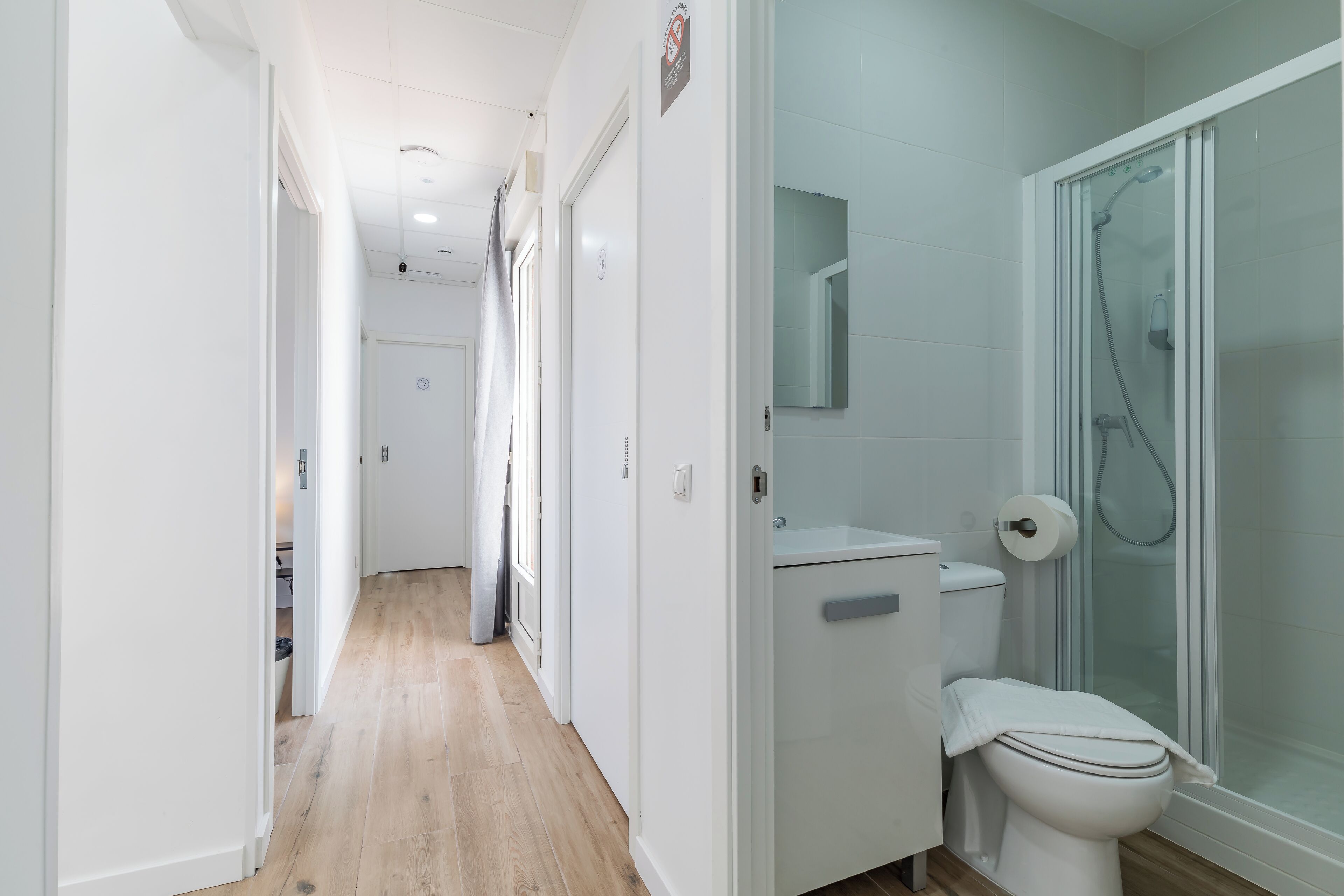 Chambre Double Économique, 1 lit double, non-fumeur, salle de bains commune | Salle de bain