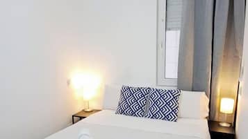 Habitación doble económica, 1 cama matrimonial, para no fumadores, baño compartido | Edredón y wifi gratis