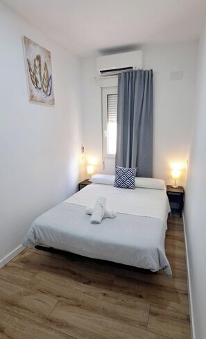 Down duvets, free WiFi - AYZ Joaquín Pol - Auto check-in property (Madrid)