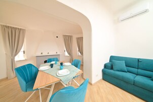 Studio Suite | Living area