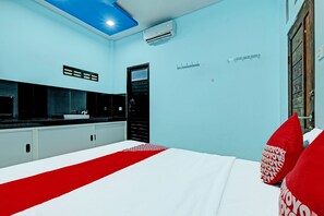 Standard Double Room | Desk, laptop workspace, free WiFi, bed sheets - OYO 91987 Archery Residence Syariah (Sewon)