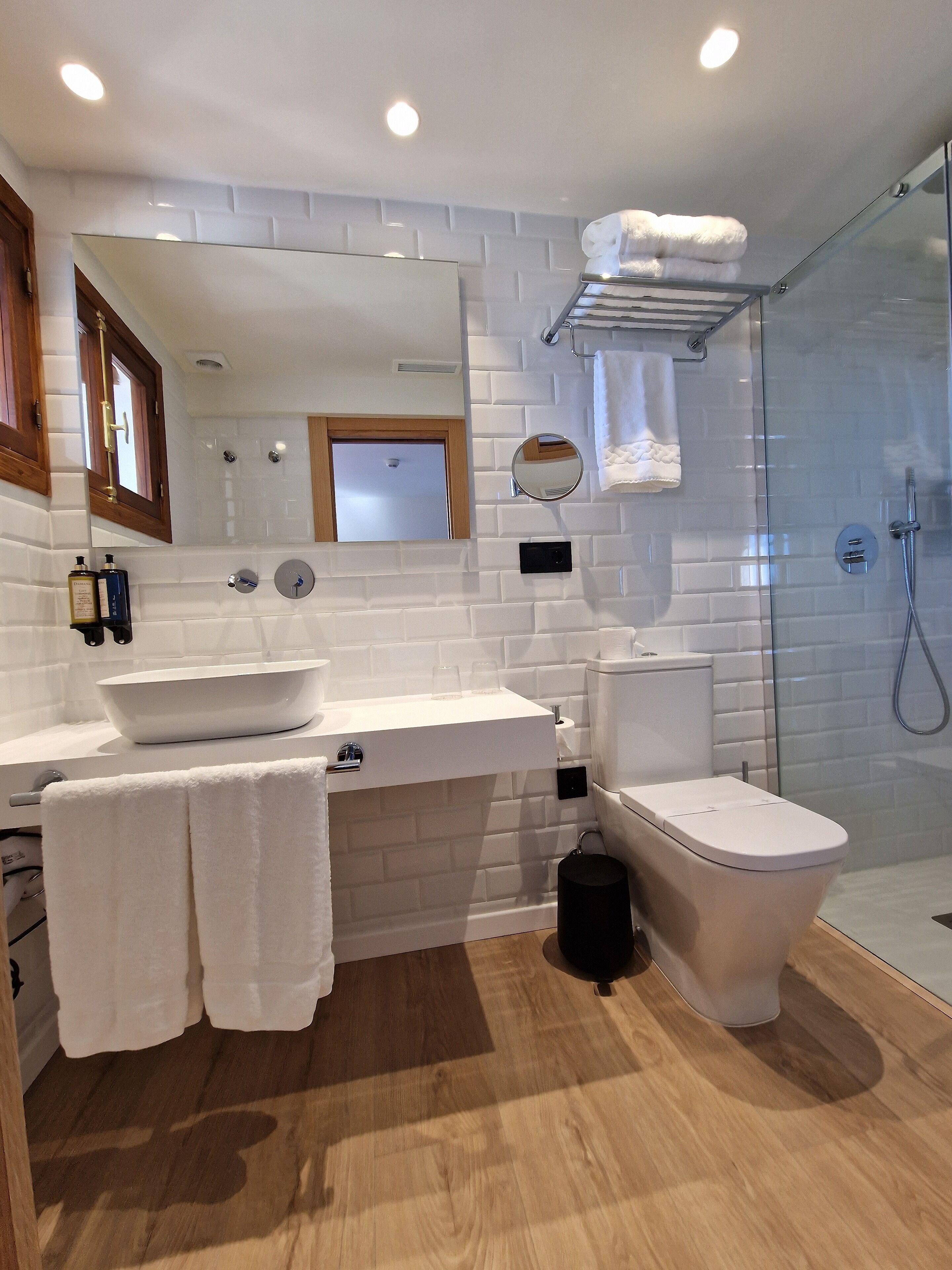 single room | 1 bedroom, egyptian cotton sheets, premium bedding, in-room safe