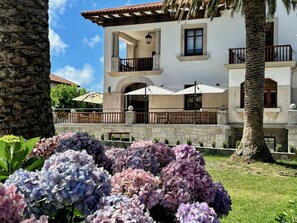 Front of property - Hotel El Rosal de Cudillero (Cudillero)
