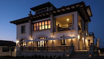 Mặt tiền nơi lưu trú