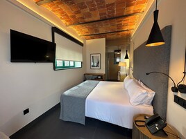 Habitación Doble Superior en casita de invitados | Sábanas de algodón egipcio, ropa de cama de alta calidad, caja fuerte