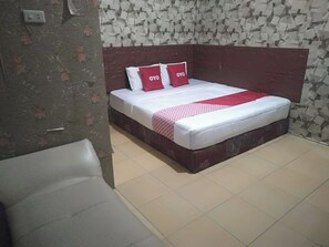 Deluxe Double Room | Free WiFi, bed sheets