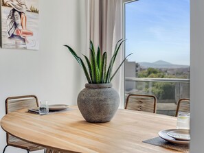 Appartamento, 1 camera da letto, vista città | Servizio della camera
