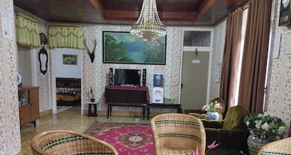 EXPRESS O 92070 Mando Homestay Syariah Near KANTOR LURAH Bukik Apik Puhun