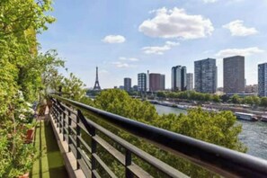 Property grounds - Appartement Ensoleillé, Végétal et Spacieux Avec vue (Paris)
