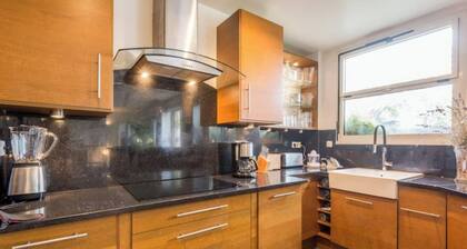 Appartement Ensoleillé, Végétal et Spacieux Avec vue