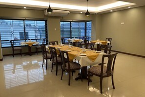 Restaurant - Hotel Fountain (Dhaka)