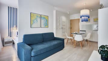 Studio Suite (38) | Laptop workspace, iron/ironing board, free WiFi, bed sheets