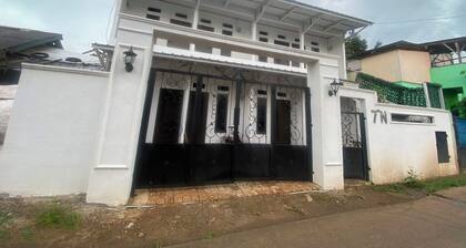 EXPRESS O 92147 Nia Residence