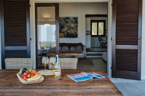 Outdoor dining - Villa Verdant- SARDINIA UNLIMITED (Santa Teresa Gallura)