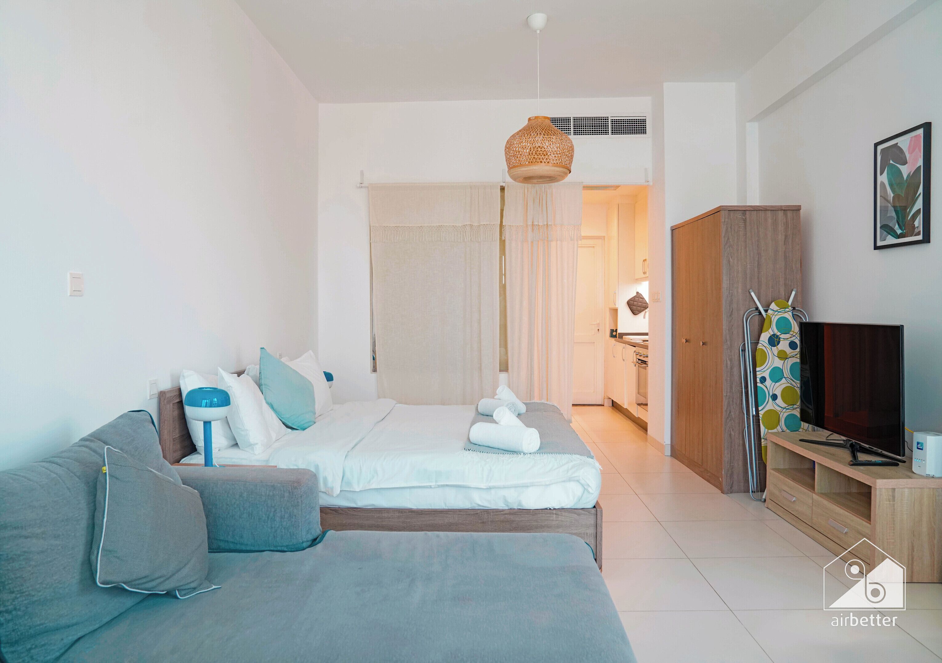 Apartment (0 Bedroom) | Living area | Plasma TV