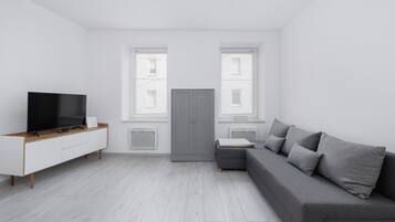 Studio, Kitchen | Living room