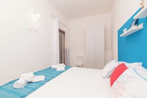 Family Apartment, 2 Bedrooms (Appartamento Mirto In The City Center) | 2 bedrooms, bed sheets