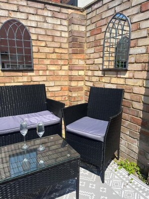 Terrace/patio - Almond Cottage Clare - 2 bedroom English Cottage in smallest town in Suffolk (Street, Clare)