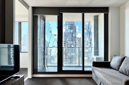 Readyset Apartments at Hudson 
