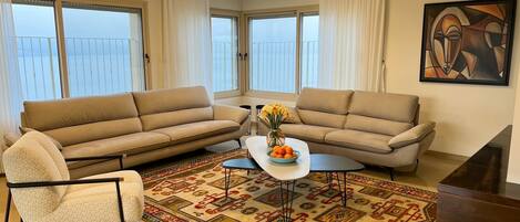 Smart-TV og stereoanlegg