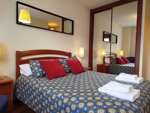 2 soverom, strykejern/-brett, reiseseng for barn og wi-fi (inkludert)