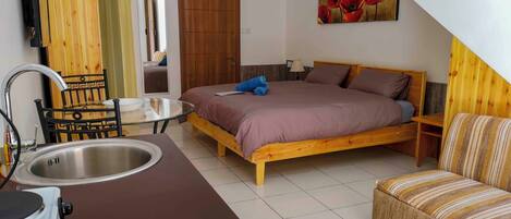 1 bedroom, iron/ironing board, WiFi, bed sheets