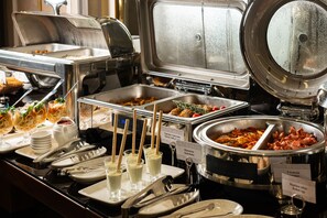 Tägliches inbegriffenes Frühstücksbuffet
