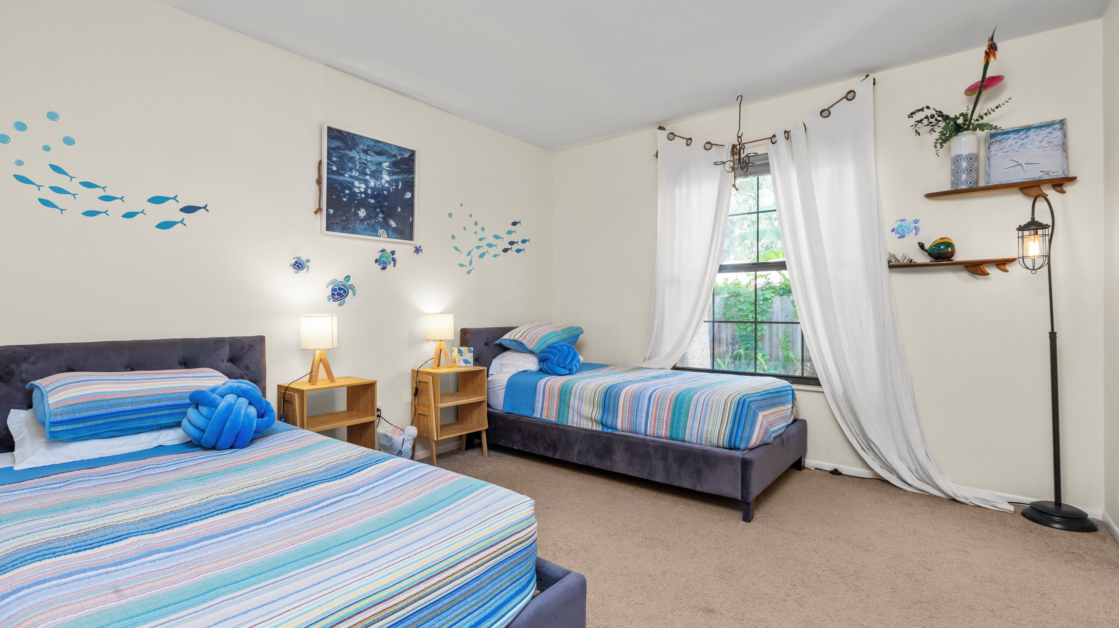 2 bedrooms, iron/ironing board, WiFi (free)