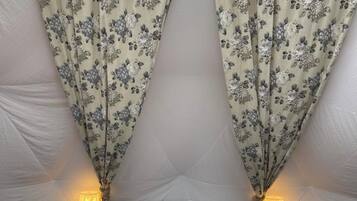 1 habitación y ropa de cama