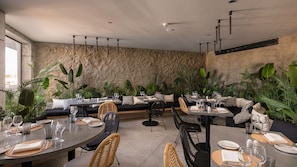 Café da manhã, almoço e jantar