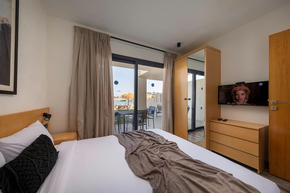 Executive Suite with Plunge Pool lagoon View | 1 bedroom, minibar, in-room safe, blackout drapes