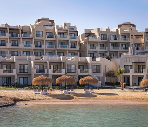 Private beach, sun-loungers, beach umbrellas, beach towels - Creek Hotel and Residences El Gouna (El Gouna)